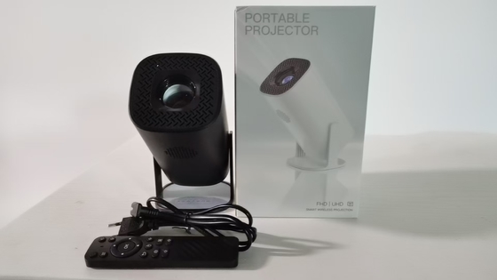 হোম থিয়েটার এবং সিনেমা জন্য পোর্টেবল FLYIN P30 4K 1080P ব্ল্যাক হোয়াইট প্রজেক্টর