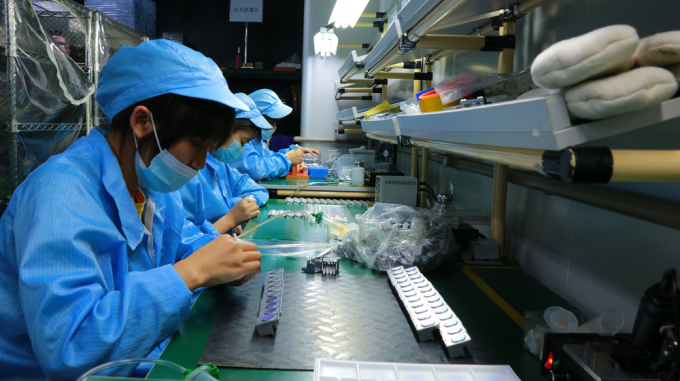 ফ্লাইন ২০২৫ পেশাদার ৩এলসিডি ৪ কে লেজার প্রজেক্টর ৭২০০ অ্যানসি লুমেনস আল্ট্রা এইচডি ৩৮৪০x২১৬০ উচ্চ উজ্জ্বলতা ব্যবসায়িক শিক্ষার জন্য বড় ভেন্যুস ভোজের হল স্টেজ 15